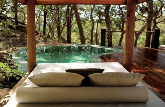 sydney-beachhosue-pool-and-lounge1-755x489