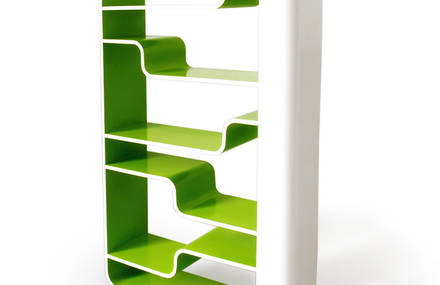 Waves – Bended wood bookshelf