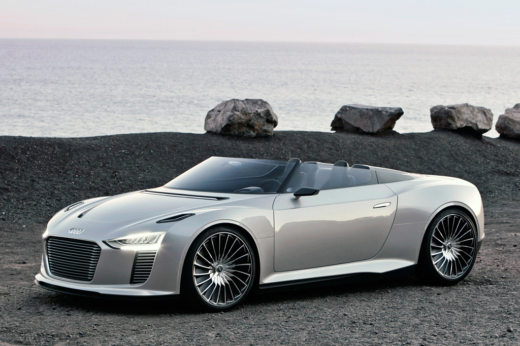 2014-audi-e-tron-spyder-1