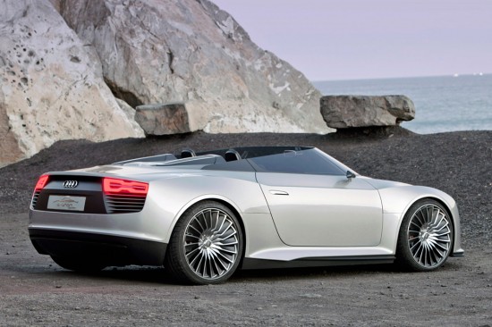 2014-audi-e-tron-spyder-2