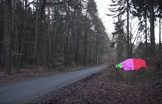 Mercedes Benz – Invisible Car