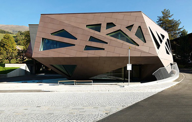 Machne Building10