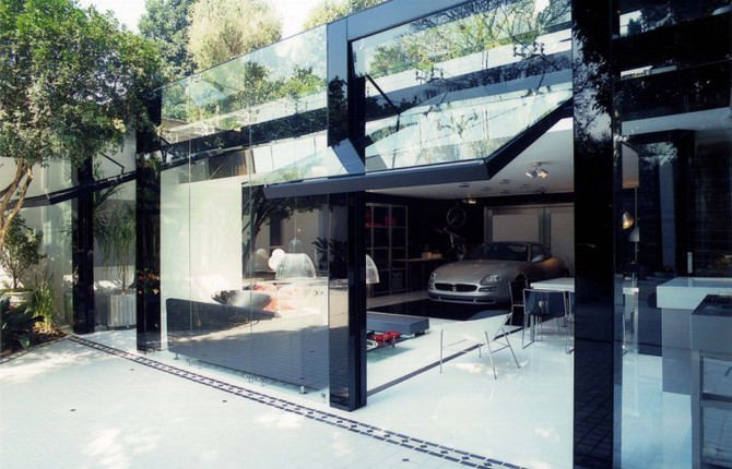 Modern Live-In Garage