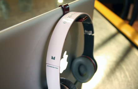 KANCHA Jr. for MacBook PRO this hook is the ultimate accessory