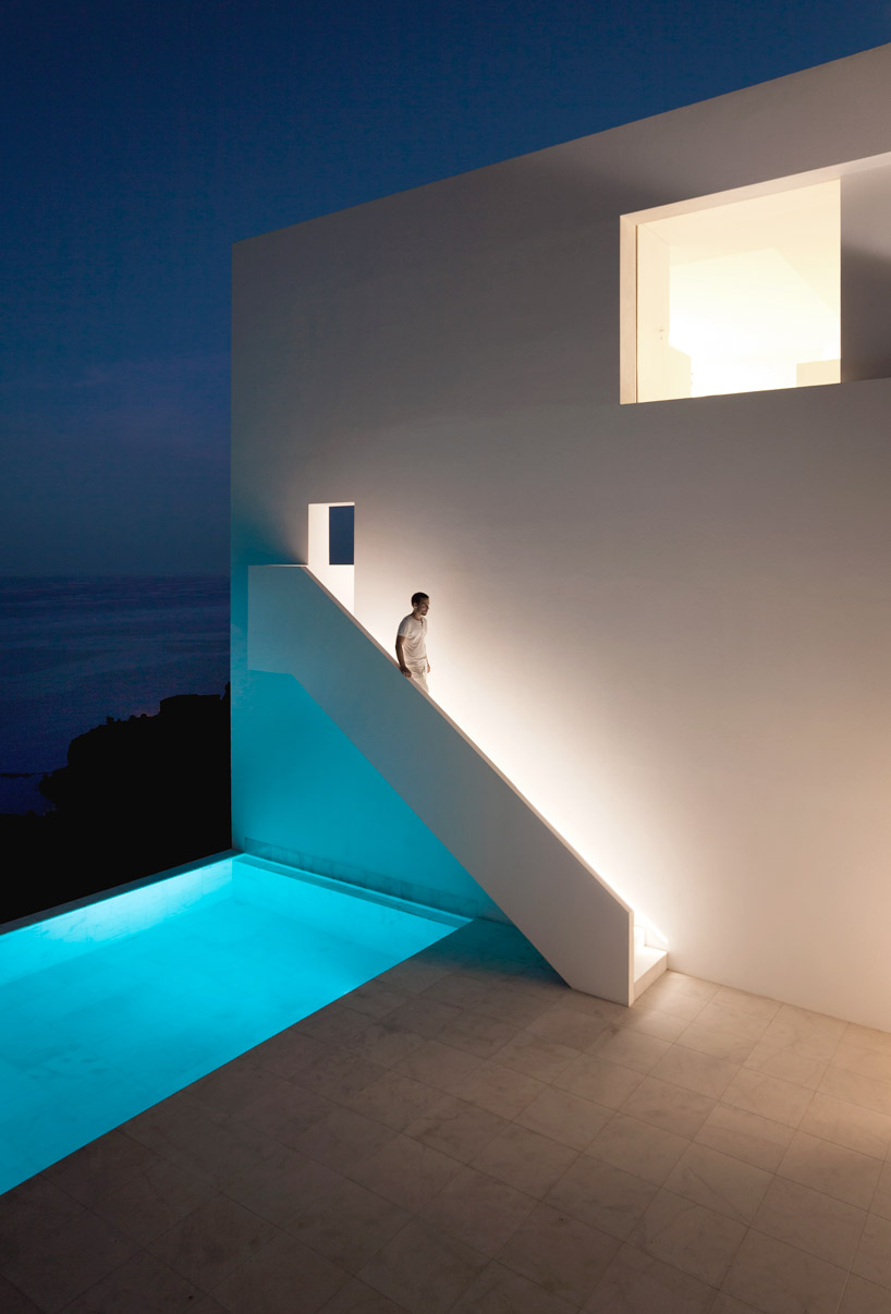 House on the Cliff5