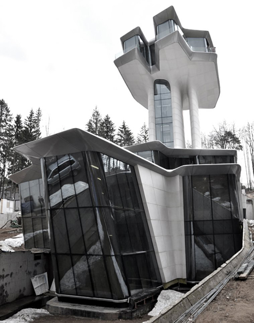 Spaceship House by Zaha Hadid14