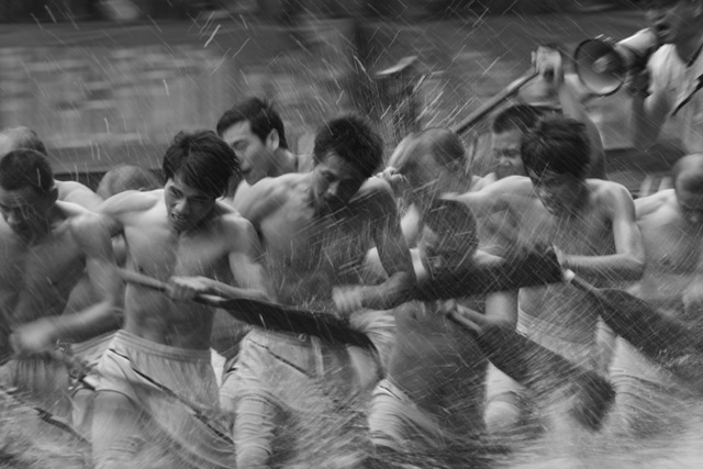 Chinese-traditional-dragon-boat-racing-640