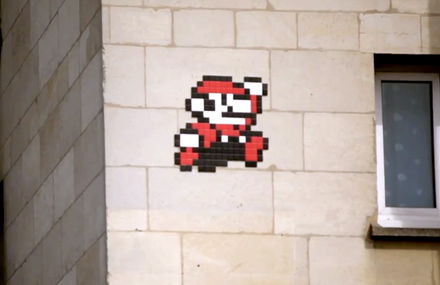 Le Street Artiste INVADER envahit PARIS