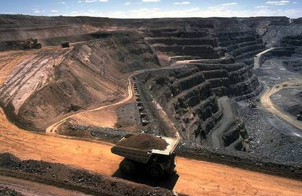 Dipity Timeline of Blackhawk Mines Corp