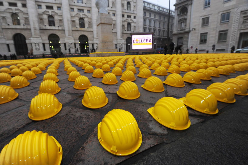 10 000 Yellow Helmets