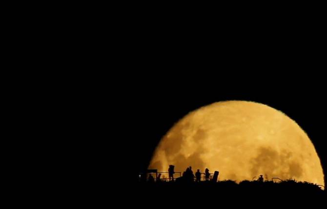 Full Moon Silhouettes