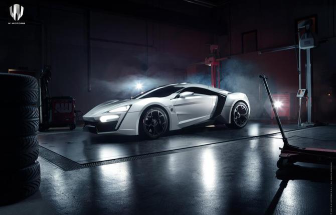 W Lykan Hypersport