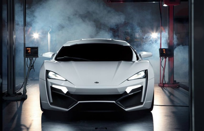 W Lykan Hypersport