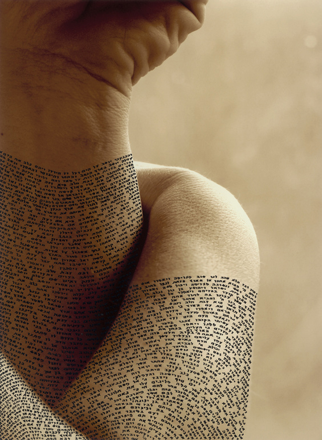 Calligraphy on the Human Body3