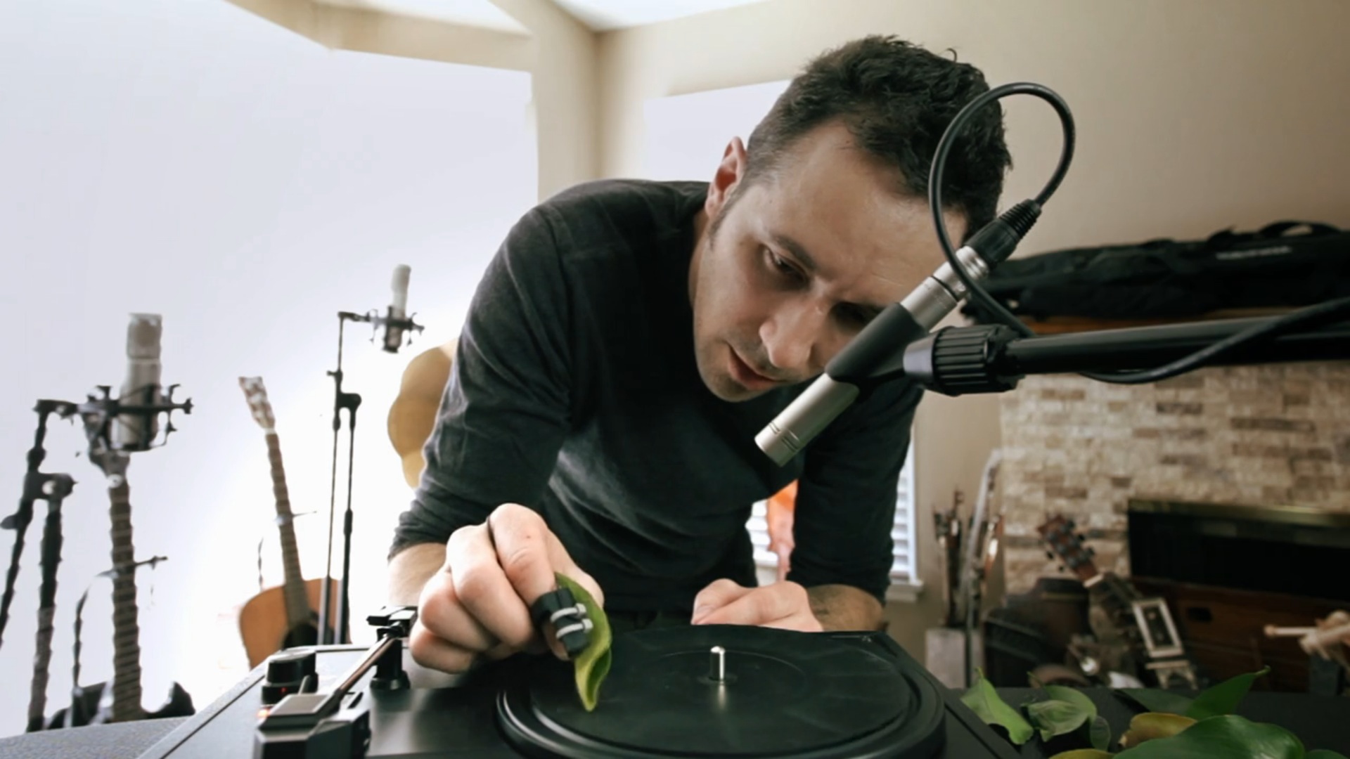 Duet for Leaves & Turntable3