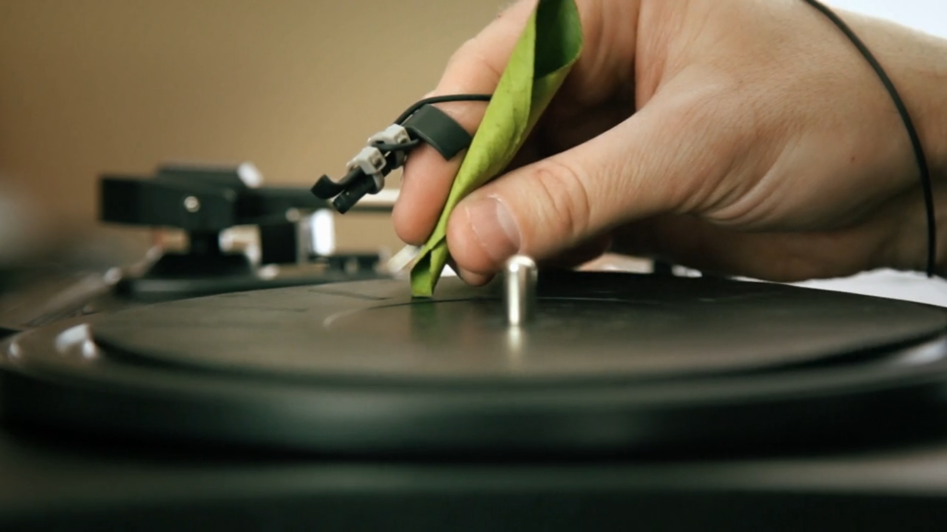 Duet for Leaves & Turntable8