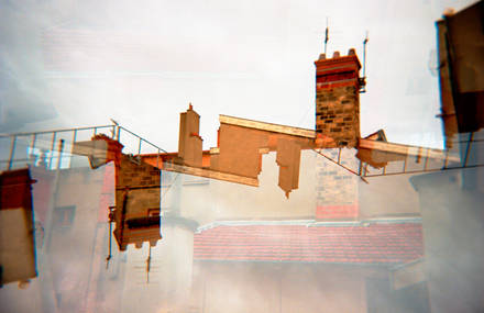 La tête en l’air