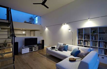 House in Hiyoshi by EANA