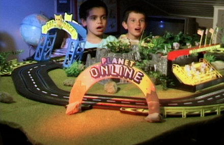 Neosignal – Planet Online (Official Video)