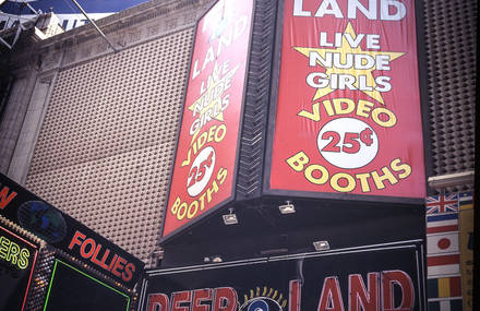 NEW YORK IN THE 1990′s PHOTO ARCHIVES – 42nd street photo special ! New Exclusive images.