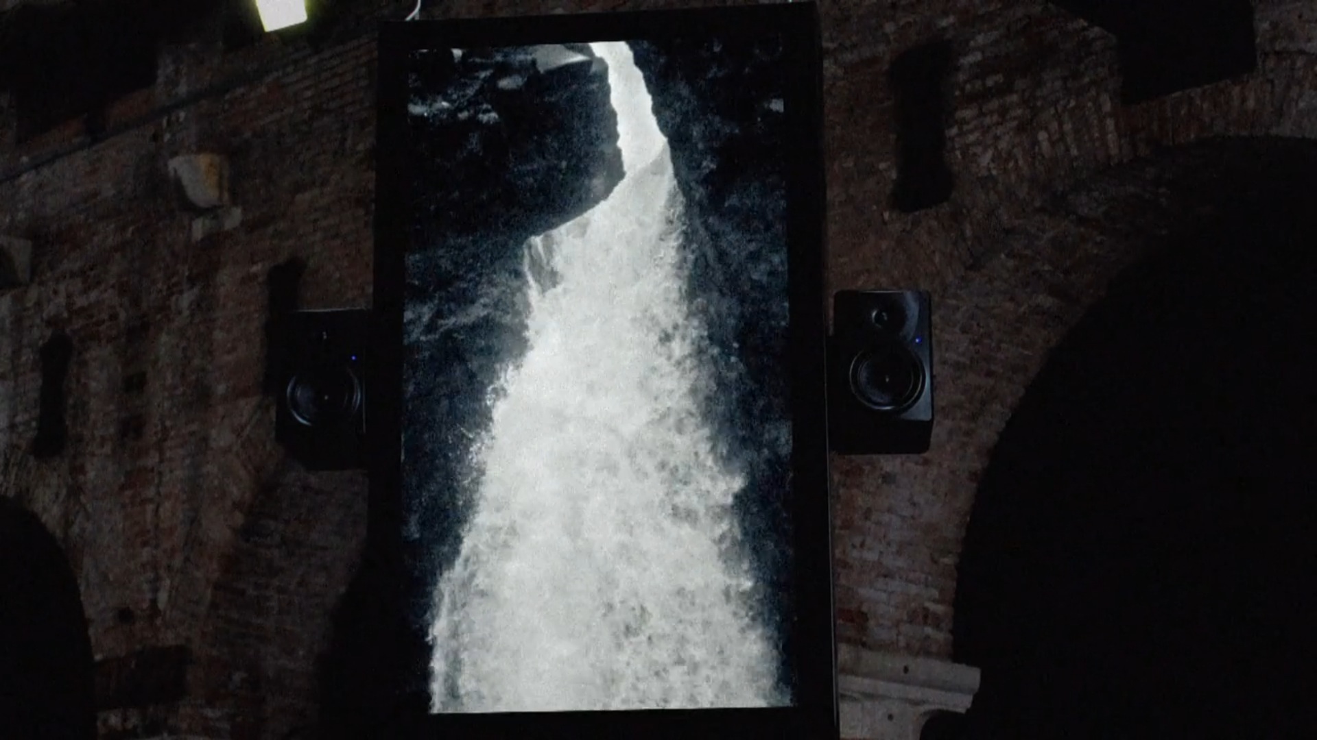 Audiovisual Installation of Waterfalls10