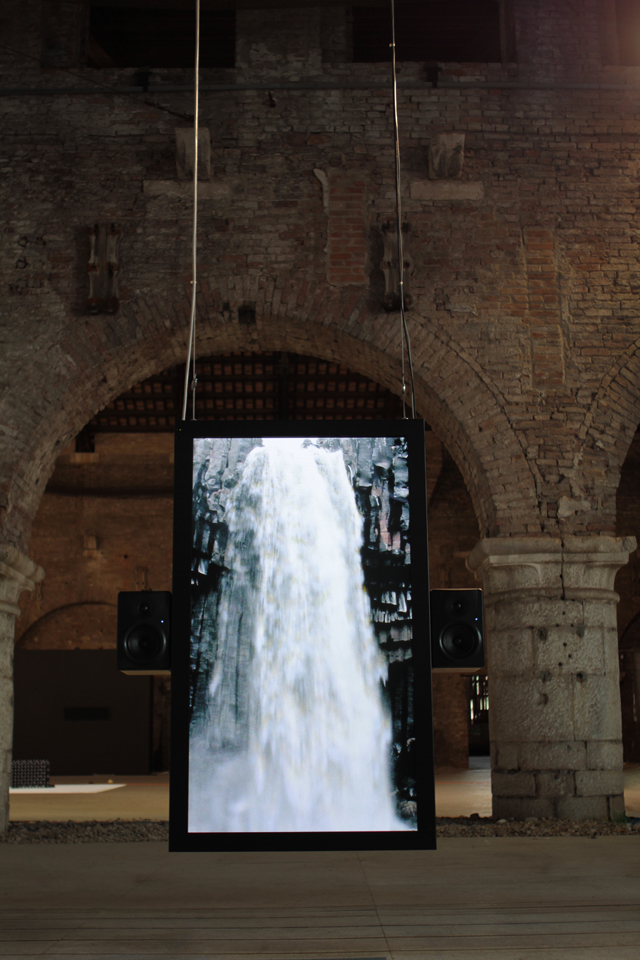 Audiovisual Installation of Waterfalls2