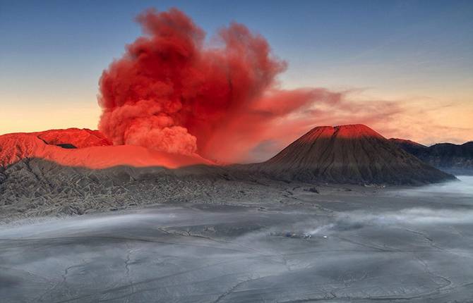 Spectacular Volcanic Smoke