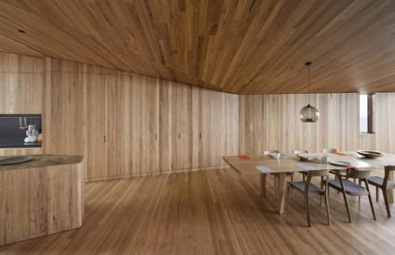 Fairhaven Beach House by John Wardle Architects