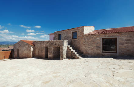 House in Serra de Janeanes, by João Branco