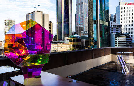 Mirobolante – A light experience glowing with a complex, ever-shifting rainbow of colour.