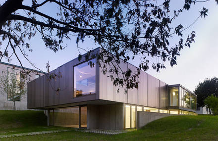 Exhibition Hall in Bertamiráns by Salgado Liñares Arquitectos