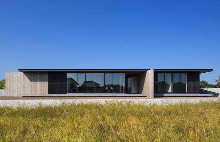 One-story Building of Nakatsu by Matsuyama Architects and Associates