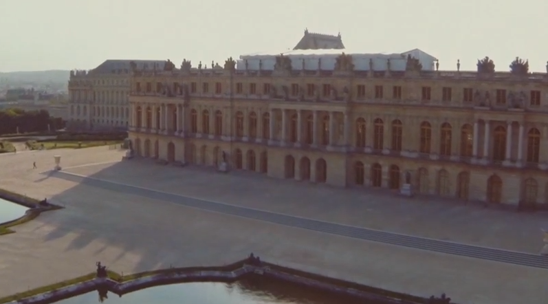 Phoenix in Versailles - Entertainment5a