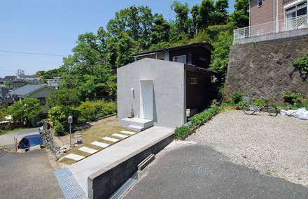 Scaled Back House by ROOVICE