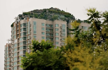 Mountain Villa on top of Chinese Tower