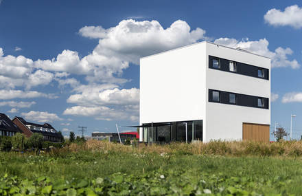 10x10x10 House by 123DV Architecture & Consult