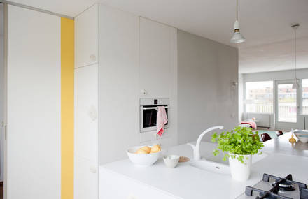 Apartment in Amsterdam by Roel Huisman