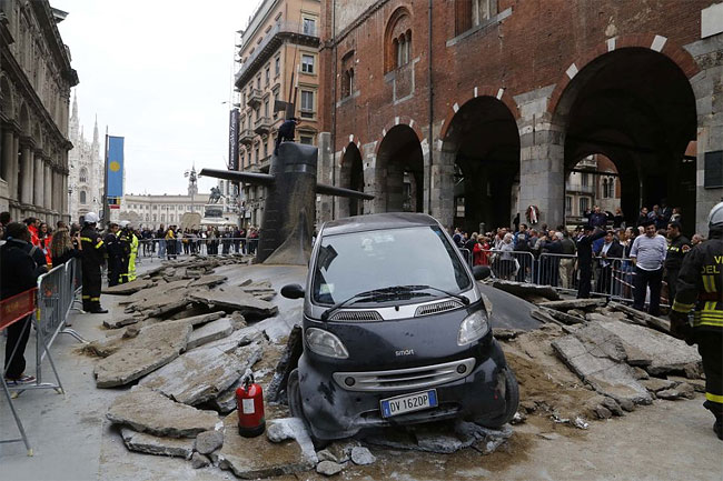 Submarine in Milan6