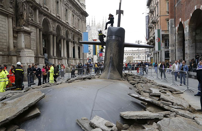 Submarine in Milan9