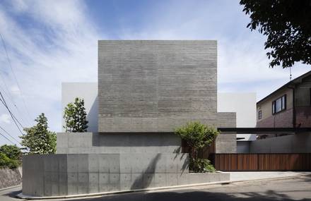 House in Shinoharadai by Tai and Associates