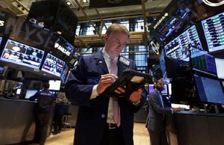 Corliss Online Financial Mag ,U.S. lägger 166,000 jobb i September mitt i « uppmjukning » ekonomisk återhämtning