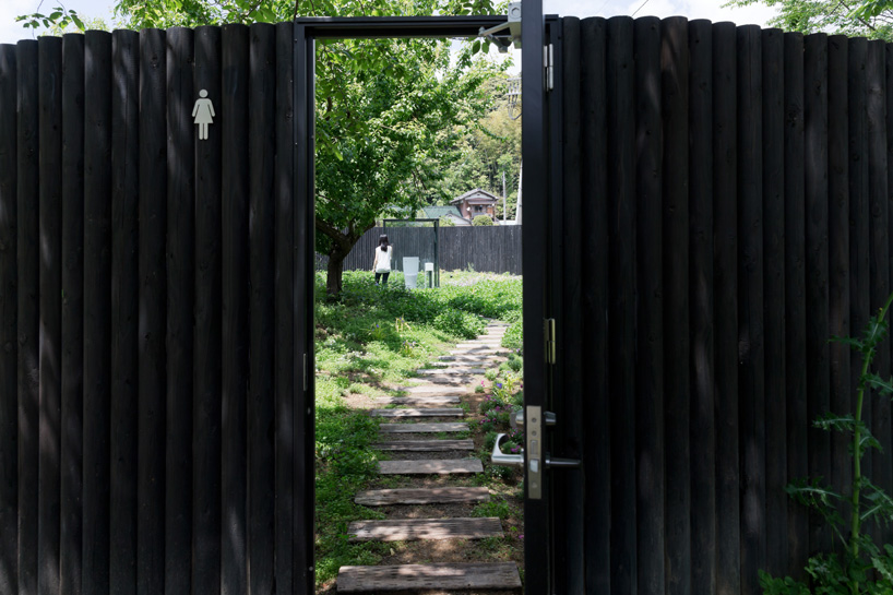 Public Toilet in a Garden Escape-3