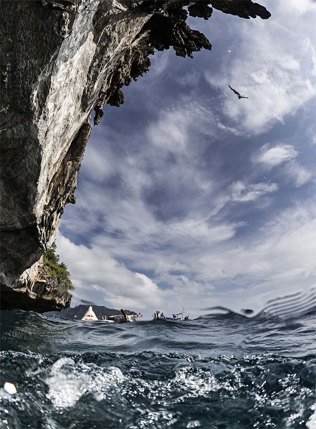 Red Bull Cliff Diving 2013 in Thailand