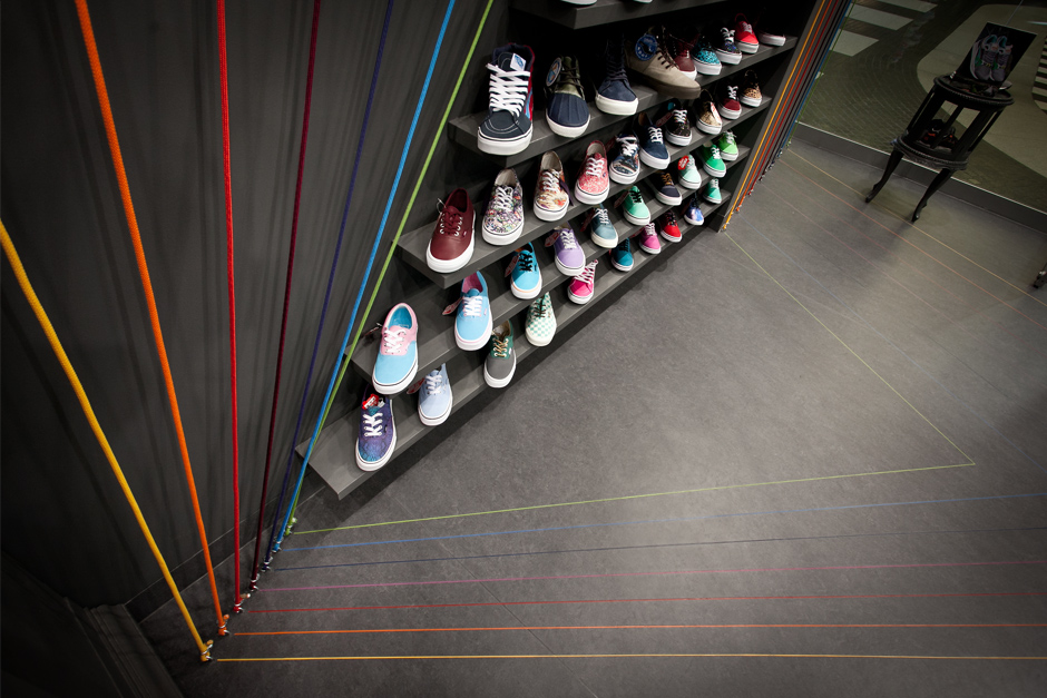 Run Colors Sneaker Store-9