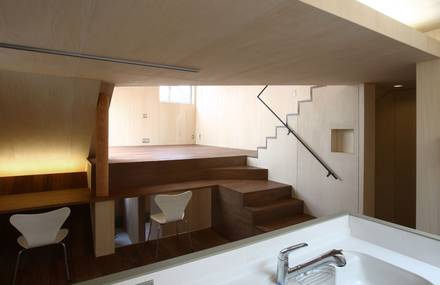 House at Akatsuka by atelier HAKO architects