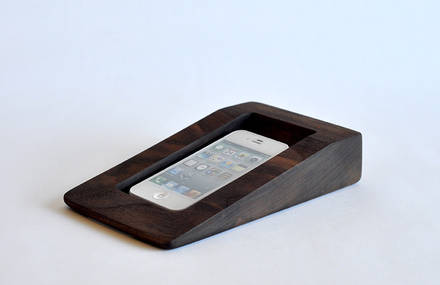 iPhone Dock by Bushakan