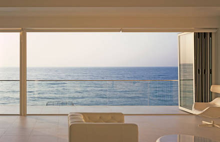 Yacht House by Robin Monotti Architects
