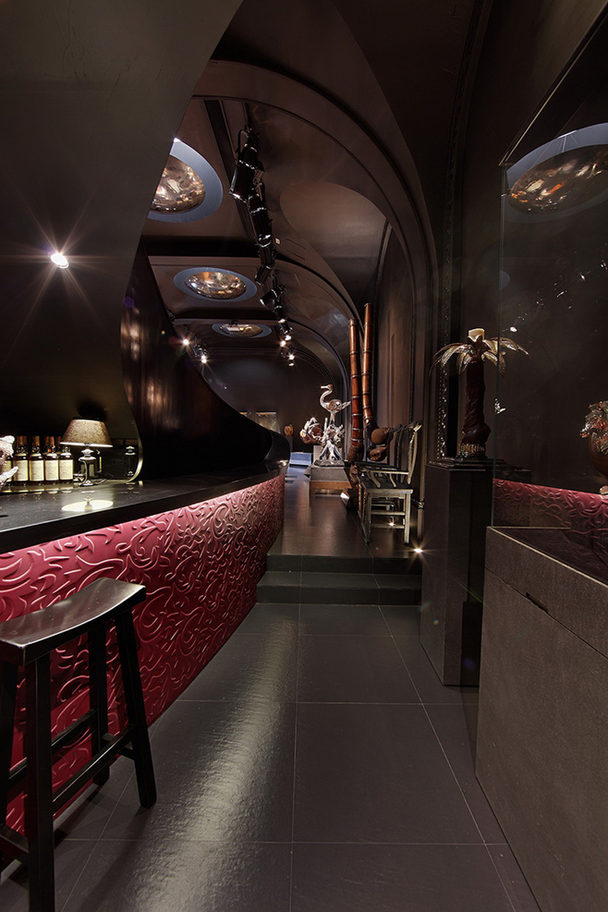 Connoisseur Gallery by Studio Twist 1