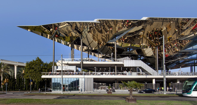 Sculptural Metallic leaves in Barcelona3