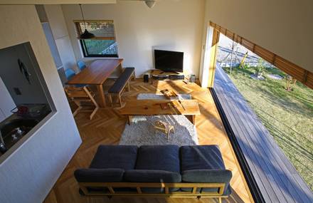 House in Oiso by Atelier HAKO Architects